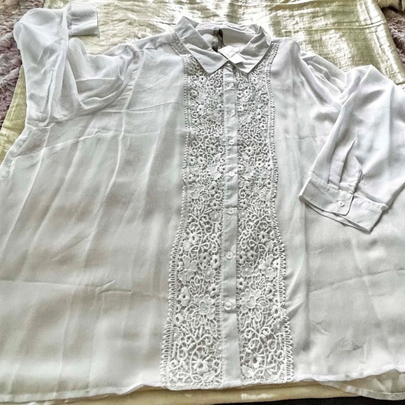 NEW PHOTOS! BLOUSE, CROCHET FRONT, WHITE, SIZE 4X, LONG SLEEVE, BUTTON CUFFS, - Picture 2 of 11